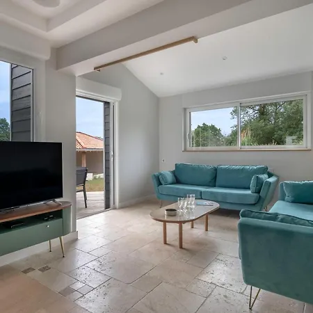 בית נופש Maison Avec Piscine Pour 8 Adultes - 2 Enfants פורניק