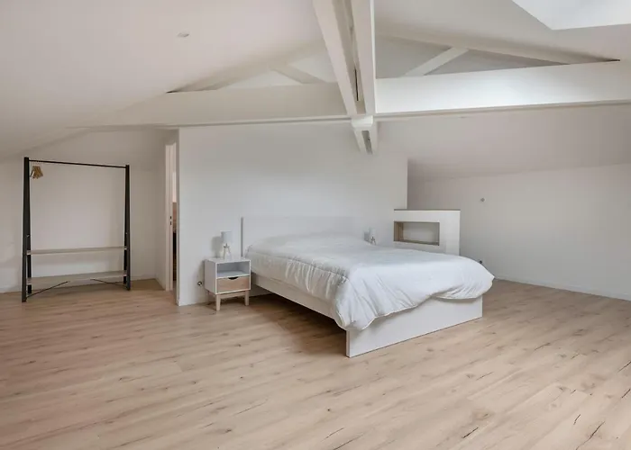 Сasa de vacaciones Maison Avec Piscine Pour 8 Adultes - 2 Enfants *