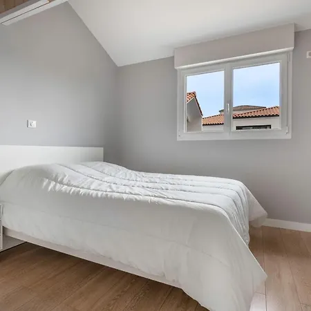 Дом отдыха Maison Avec Piscine Pour 8 Adultes - 2 Enfants