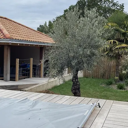 Maison Avec Piscine Pour 8 Adultes - 2 Enfants Hébergement de vacances