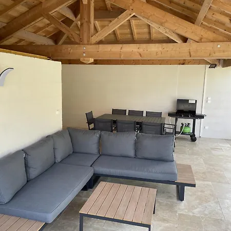 Maison Avec Piscine Pour 8 Adultes - 2 Enfants Hébergement de vacances *