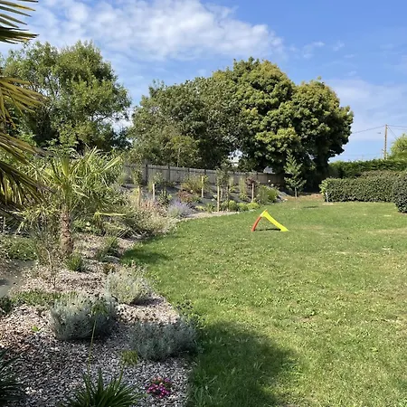 Hébergement de vacances Maison Avec Piscine Pour 8 Adultes - 2 Enfants *