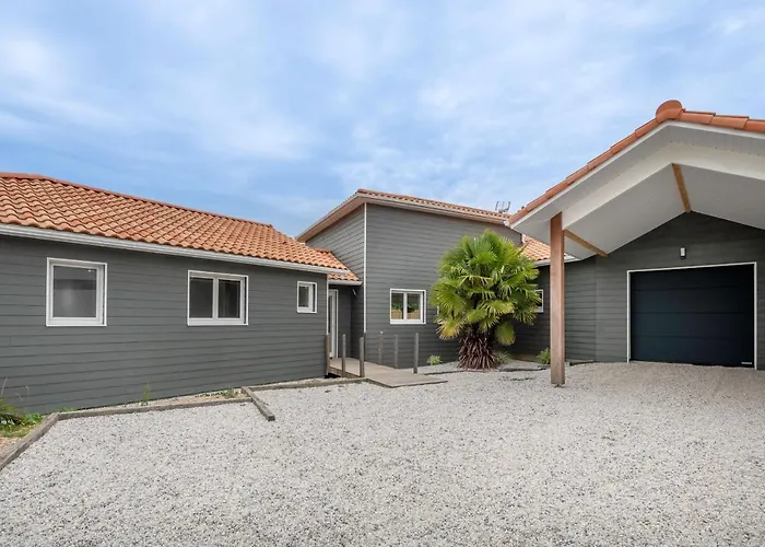 Maison Avec Piscine Pour 8 Adultes - 2 Enfants *