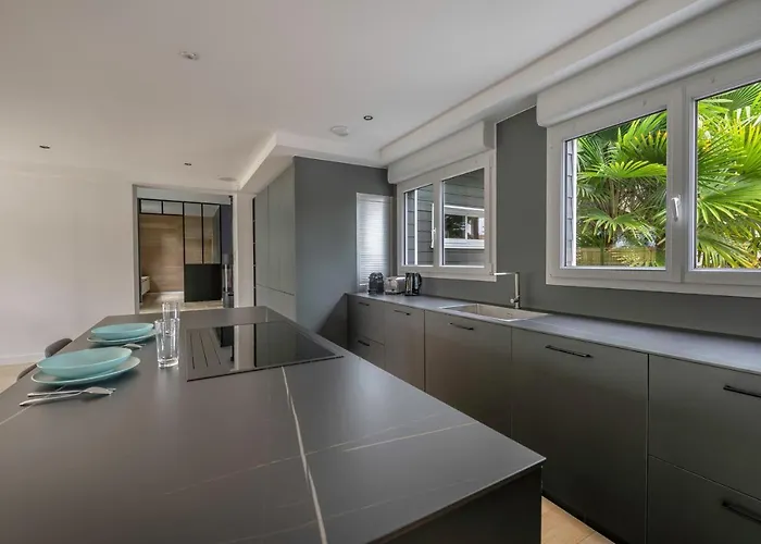 Maison Avec Piscine Pour 8 Adultes - 2 Enfants Hébergement de vacances *