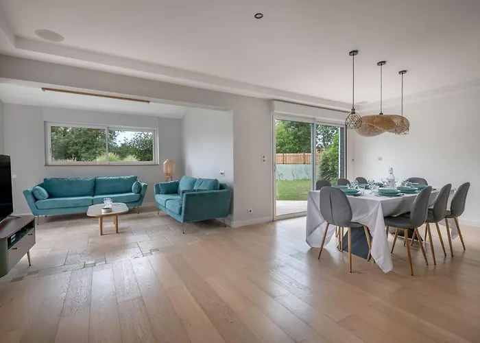 Maison Avec Piscine Pour 8 Adultes - 2 Enfants Hébergement de vacances Pornic