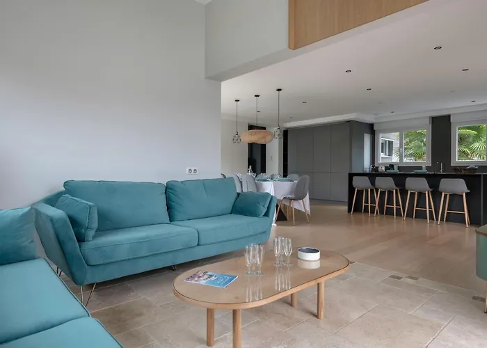 Hébergement de vacances Maison Avec Piscine Pour 8 Adultes - 2 Enfants