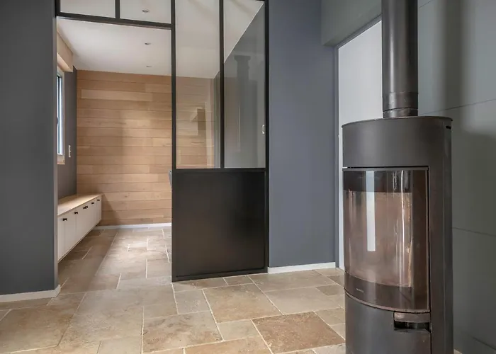 Hébergement de vacances Maison Avec Piscine Pour 8 Adultes - 2 Enfants *