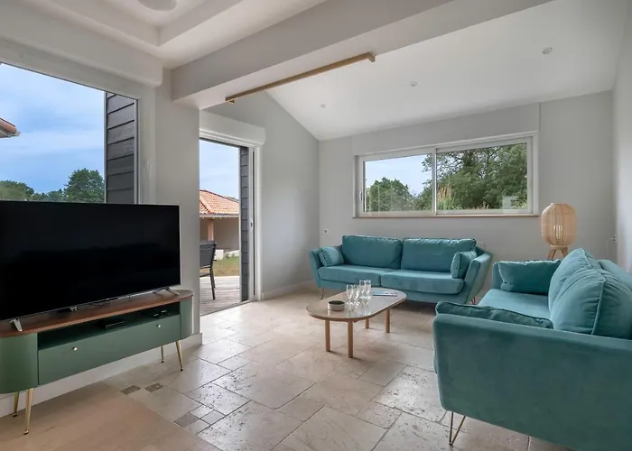 Hébergement de vacances Maison Avec Piscine Pour 8 Adultes - 2 Enfants Pornic