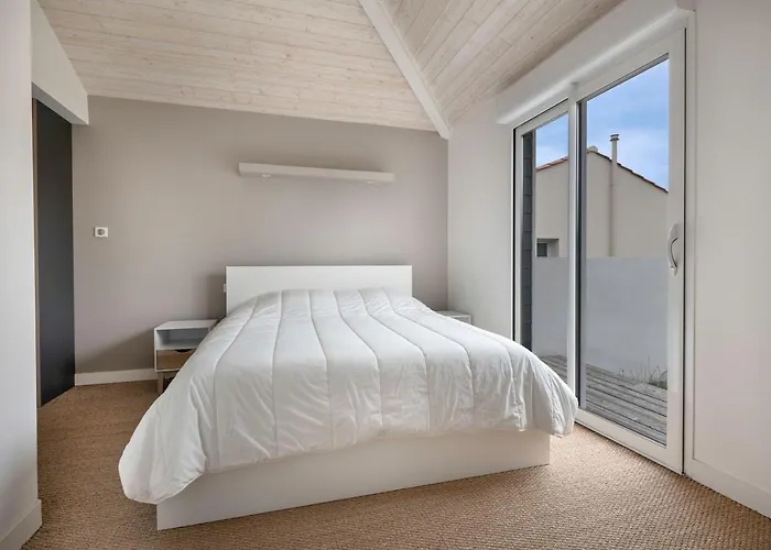 Hébergement de vacances Maison Avec Piscine Pour 8 Adultes - 2 Enfants *