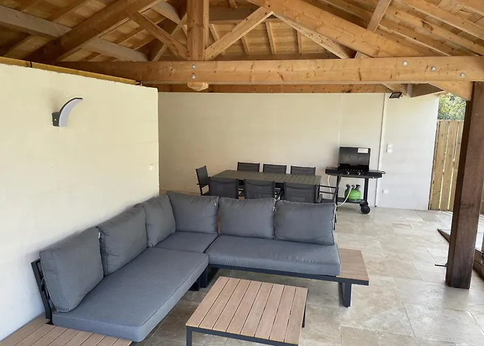 Maison Avec Piscine Pour 8 Adultes - 2 Enfants Hébergement de vacances *